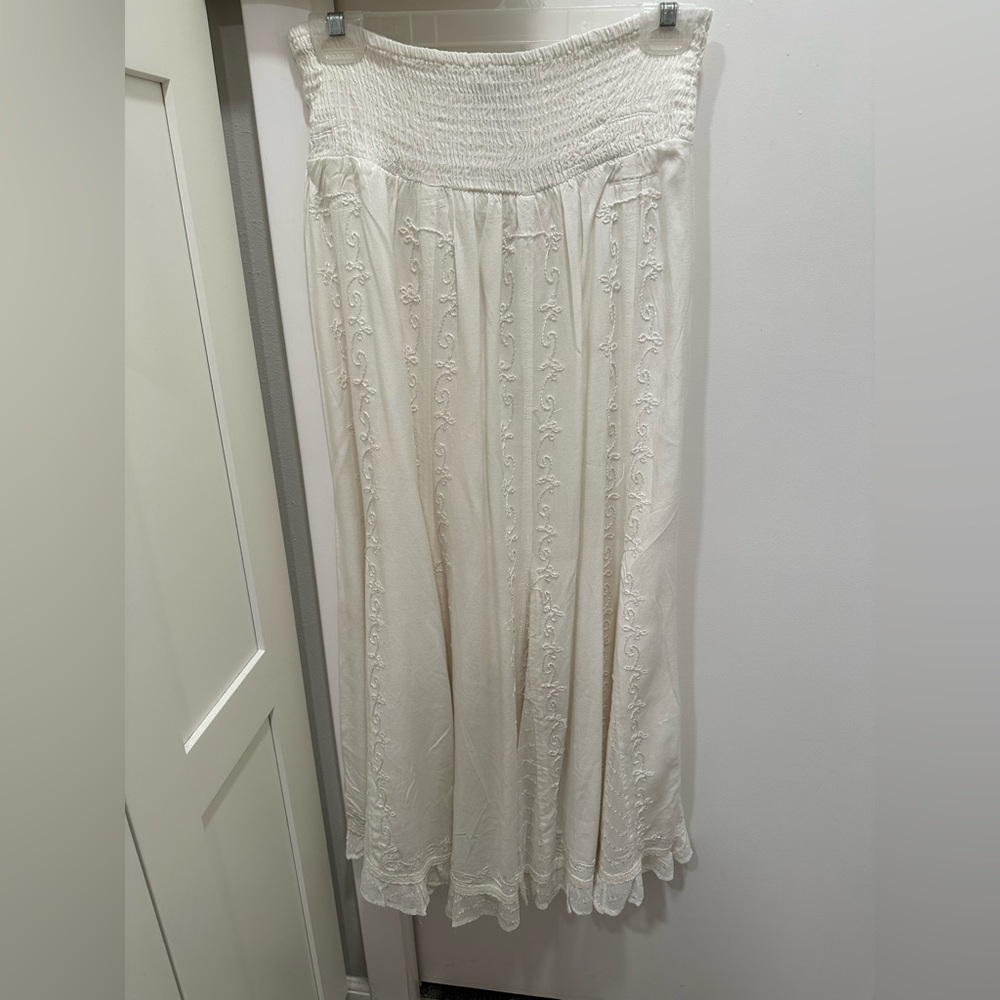 Maxi Skirt Cream Color Embroidered Size S -New with Tag